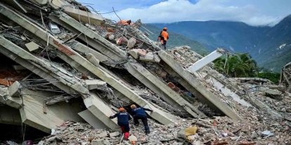 Venezuela'da deprem felaketinde hayatını kaybedenlerin sayısı 4 bin 490'a yükseldi