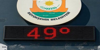 Şanlıurfa'da termometreler 49 dereceyi gösterdi, vatandaşlar Balıklıgöl'e sığındı