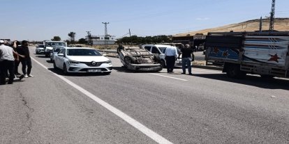 Diyarbakır'da kontrolden çıkan otomobil takla attı: 1 yaralı