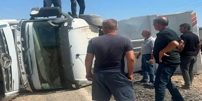 Siirt'te hafriyat yüklü kamyon devrildi: Sürücü yaralandı