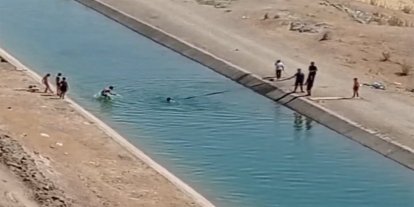 Mahallelerin ortasındaki sulama kanalı yeni facialara davetiye çıkarıyor