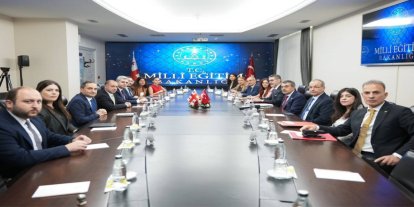 Bakan Tekin, Gürcistan Eğitim, Bilim ve Gençlik Bakanı Mikanadze ile görüştü