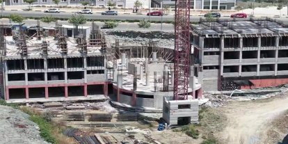 Hatay’da İl Müftülüğü binası ve cami inşaatı sürüyor