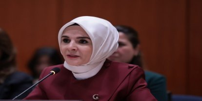 Bakan Göktaş: Ekiplerimizle yangın bölgelerinde süreci yakından takip ediyoruz