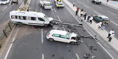 Diyarbakır'da zincirleme kaza: 2 ağır yaralı