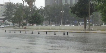 Meteoroloji'den sağanak ve kuvvetli rüzgâr uyarısı