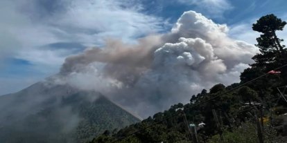 Guatemala'da bulunan Fuego Yanardağı'nda volkanik patlama
