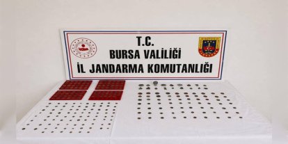 Bursa'da tarihi eser operasyonu: 273 sikke ve 18 tarihi obje ele geçirildi