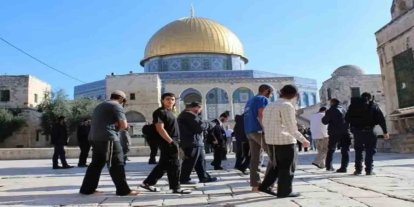 Siyonistlerden Mescid-i Aksa'ya baskın