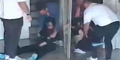 Asansörde aşırı yük faciayla bitti: 9 kişi bindikleri asansörden metrelerce yüksekten yere çakıldı
