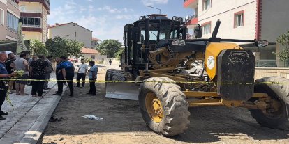 İş makinesinin altında kalan belediye işçisi hayatını kaybetti