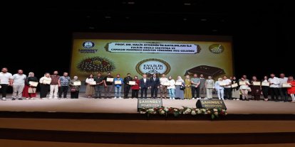Gaziantep'te "Evlilik Okulunu" tamamlayan 951 çift sertifikalarını aldı