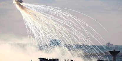 Siyonist rejim ateşkese rağmen Lübnan'ı yasaklı fosfor bombalarıyla hedef aldı