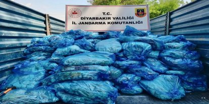 Sağlığa elverişsiz 3 ton hayvansal iç yağ ele geçirildi