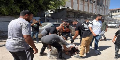 Gazze'de belediye polis merkezine saldırı: 9 şehit 15 yaralı