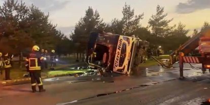 Kayseri'de yolcu otobüsü benzin tankerine çarptı: 35 yaralı