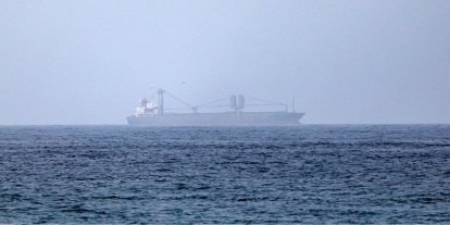 Hürmüz Boğazı'nda bir tanker, bilinmeyen bir cisimle hasar gördü