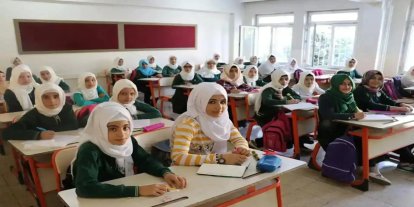 İlkokula başlayacak çocuğu olan memurlara 7-11 Eylül'de 3 saat idari izin