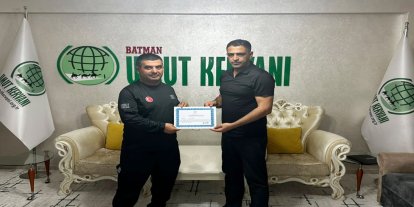 Umut Kervanı Arama Kurtarma ekibine teşekkür belgesi verildi