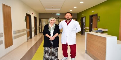 Gaziantep'te karın bölgesini dolduran 20 kilogramlık tümöre müdahale