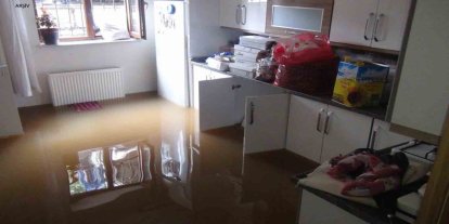 Erzincan'da sağanak hayatı olumsuz etkiledi: Heyelan ulaşımı aksattı