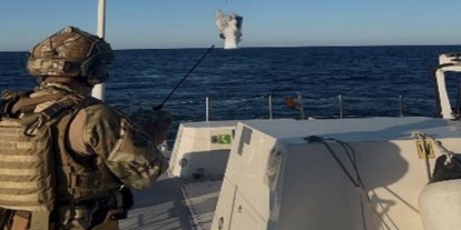 Karadeniz'de su üzerinde tespit edilen şüpheli cisimler imha edildi