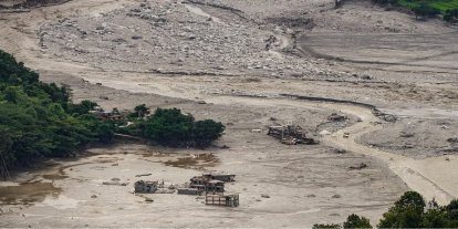 Nepal'de ölü sayısı 1252'ye yükselirken aralıksız yağışlar nedeniyle yeni sel riski artıyor