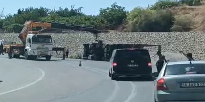 Kontrolden çıkan tır devrildi: Bir kişi ağır yaralandı
