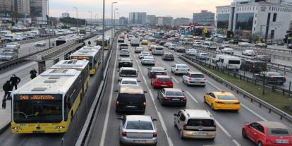 Uzun yolculuklarda en sık rastlanan sorun: Yol hipnozu