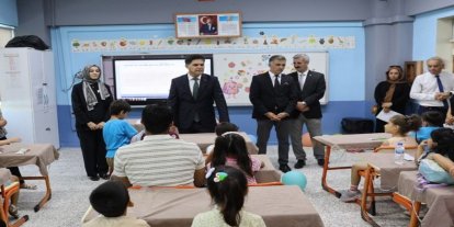 Mersin İl Millî Eğitim Müdürü'nden "Uyum Haftasında" okul ziyareti