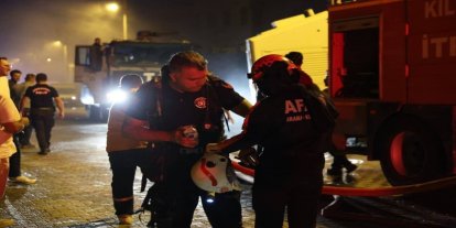 Kilis'te fabrikada çıkan yangın söndürüldü, 1 itfaiye eri yaralandı