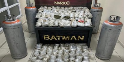 Batman'da sanayi tüplerine zulalanmış 87 kilo skunk ele geçirildi