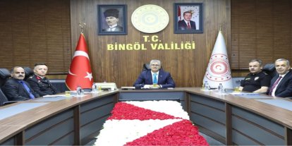 Bingöl Valisi Çelik, üniversite ve yurt güvenliği toplantısına katıldı