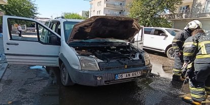 Batman'da seyir halindeki hafif ticari araçta yangın