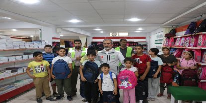 Şanlıurfa'da Umut Kervanından öğrencilere kırtasiye desteği