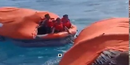 Endonezya'da yolcu gemisi alabora oldu: 6 ölü 130 kayıp