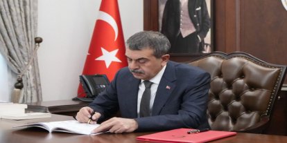 Bakan Tekin: İyi ki varsınız iyi ki evlatlarımızın ellerinden sımsıkı tutuyorsunuz