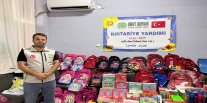 İzmir Umut Kervanı’ndan ihtiyaç sahibi öğrencilere kırtasiye desteği