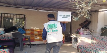 Umut Kervanı İzmir'den onlarca aileye gıda yardımı
