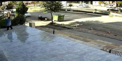 Malatya'da minibüs karşı şeride geçip motosiklete çarptı