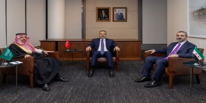 Bakan Fidan, New York'ta Türkiye-Suriye-Suudi Arabistan toplantısını gerçekleştirdi