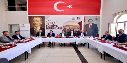 Siirt'te düzenlenen "Türkiye Sohbetleri" toplantısında Terörsüz Türkiye süreci ele alındı