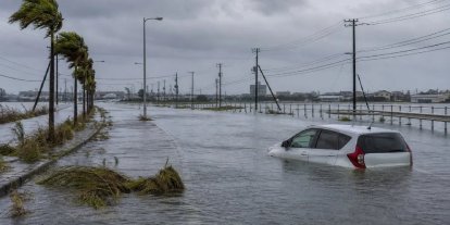 Japonya'da Dujuan Tayfunu nedeniyle 12 kişi hayatını kaybetti