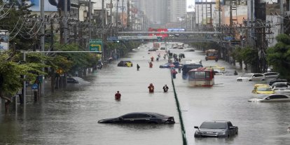 Tayland'ın başkenti Bangkok sular altında: Sel felaketinden 700 bin kişi etkilendi