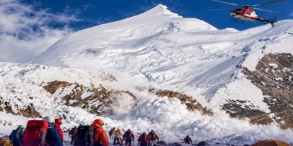 Nepal'deki çığ felaketinde 4 kişi hayatını kaybetti, 12 kişi aranıyor