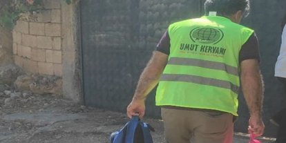 Şanlıurfa'da ihtiyaç sahibi öğrencilere kırtasiye ve çanta desteği