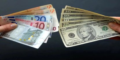 Döviz piyasasında dolar 49 lira, euro 55,7 lira seviyesinde