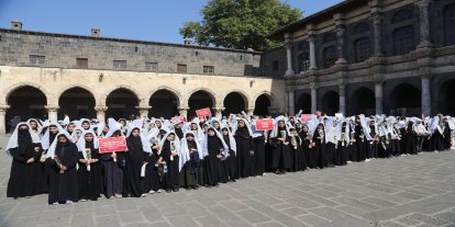 Diyarbakır'da "Niyet Ettim Tesettüre Emrin Başım Üstüne" programı düzenlendi