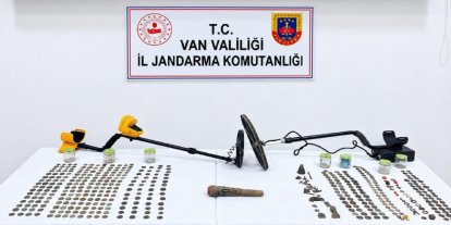 Van'da Roma dönemine ait 529 sikke ele geçirildi