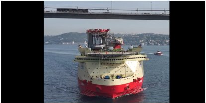 Boğaz’dan dev boru döşeme gemisi geçti